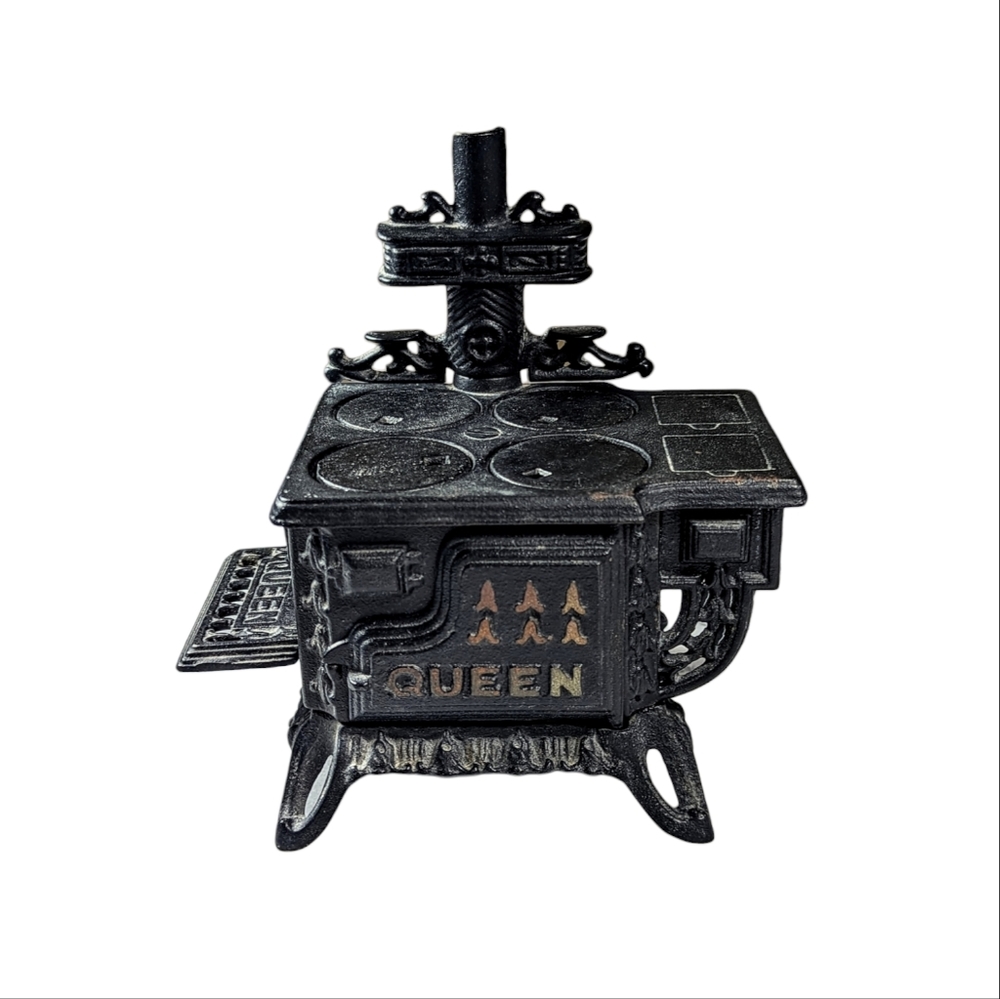 Vintage Miniature Cast Iron Cook Stove From Queen